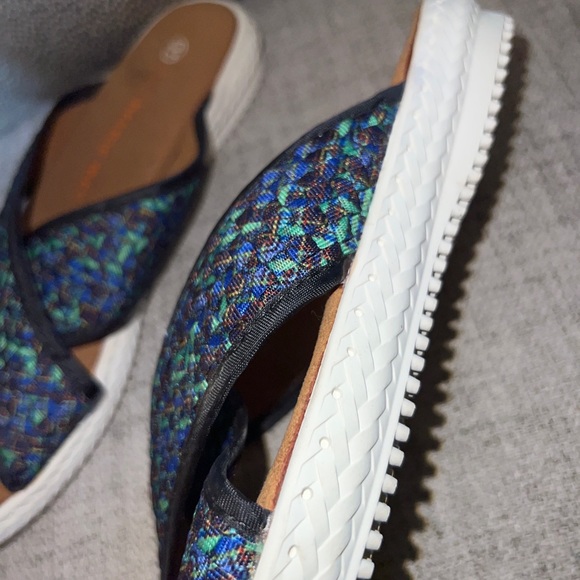 Bernie Mev Crisscross Sandals- Women's EU 37 Blue Green - Picture 4 of 9